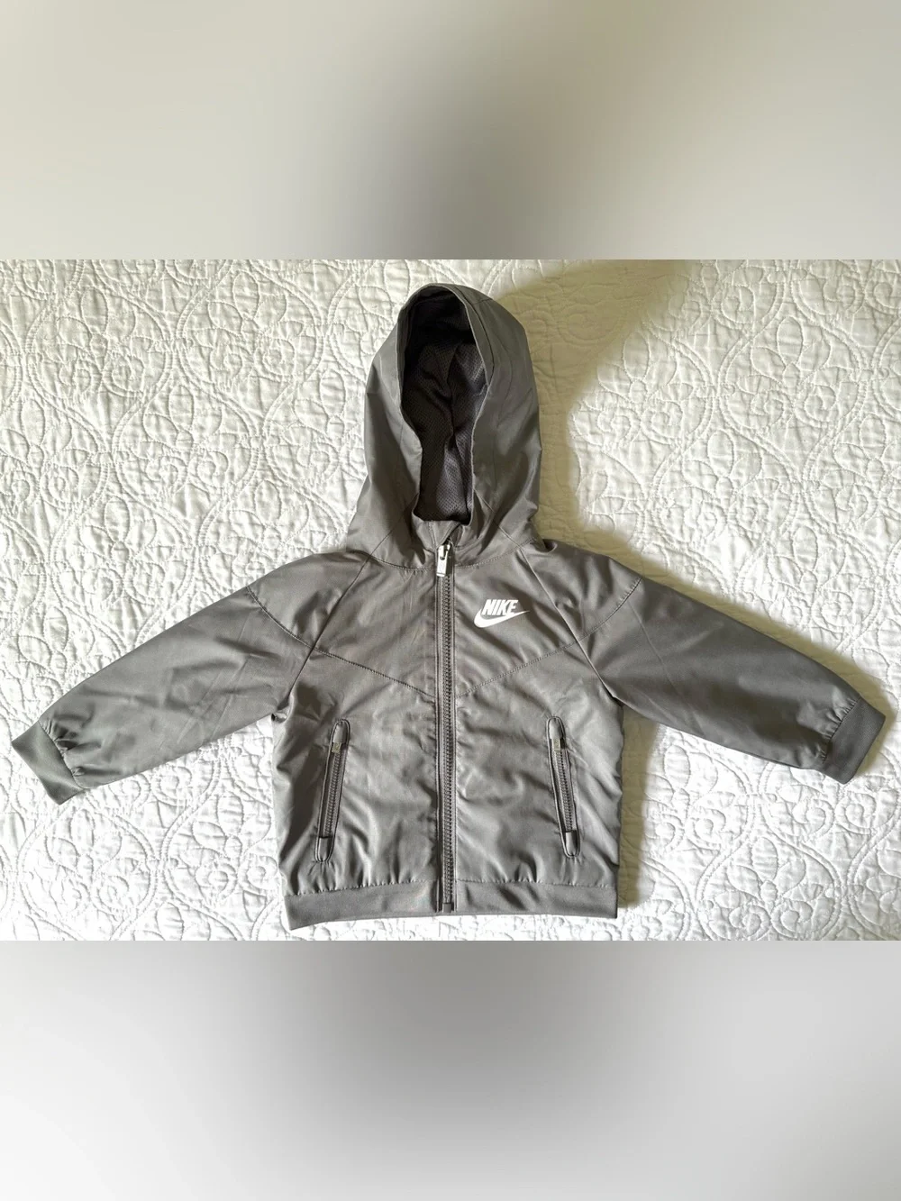 Nike Baby 18M New Chevron Windrunner Gray Jacket